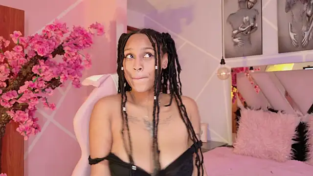 Snapshot of Elith_noa chatting on 4, 10, 2025 Elith noa online show from 4, 10, 2025