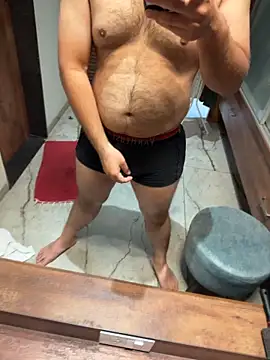 Snapshot of versatile_guy01 chatting on 8, 2, 2026 versatile guy01 online show from 8, 2, 2026