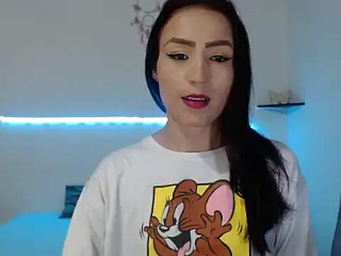 Sara-Guzman1 online show from 11, 2, 2025