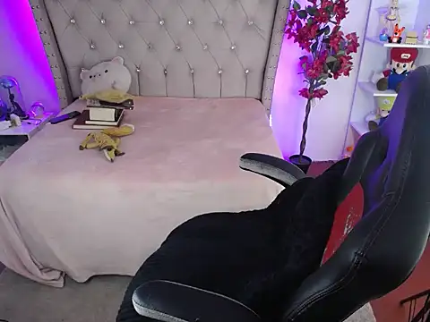 Snapshot of Shaddycute_ chatting on 3, 2, 2025 Shaddycute online show from 3, 2, 2025