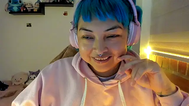 Shaddycute  online show from 21, 12, 2025