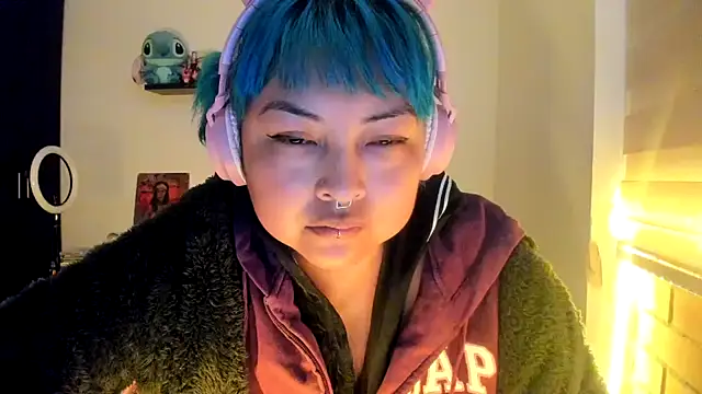 Shaddycute  online show from 5, 1, 2026