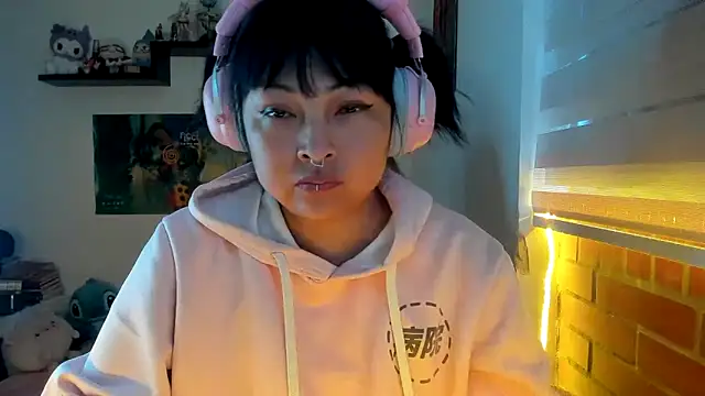 Shaddycute  online show from 23, 2, 2026