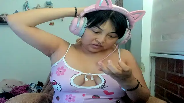 Snapshot of Shaddycute_ chatting on 18, 4, 2026 Shaddycute online show from 18, 4, 2026