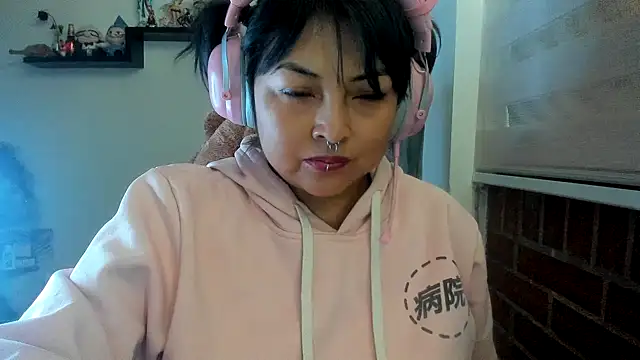 Snapshot of Shaddycute_ chatting on 25, 4, 2026 Shaddycute online show from 25, 4, 2026