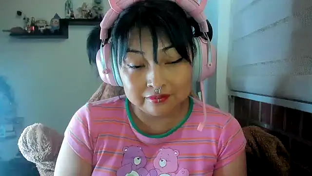 Snapshot of Shaddycute_ chatting on 26, 4, 2026 Shaddycute online show from 26, 4, 2026
