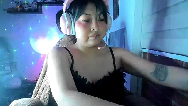 Snapshot of Shaddycute_ chatting on 29, 4, 2026 Shaddycute online show from 29, 4, 2026