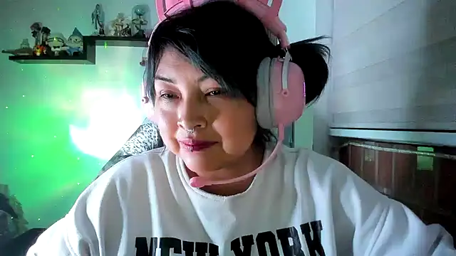 Snapshot of Shaddycute_ chatting on 20, 5, 2026 Shaddycute online show from 20, 5, 2026