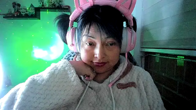 Snapshot of Shaddycute_ chatting on 21, 5, 2026 Shaddycute online show from 21, 5, 2026