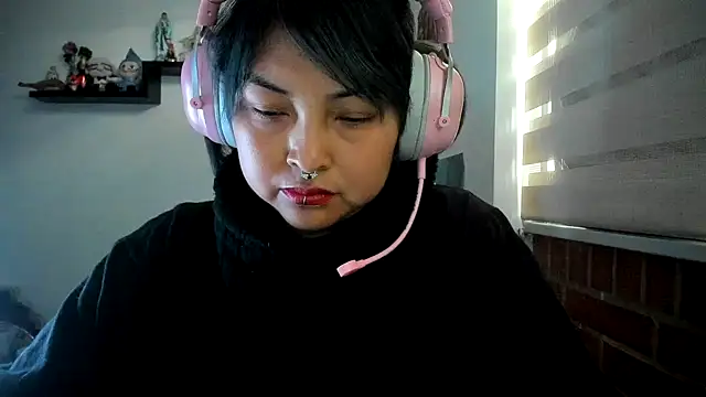 Snapshot of Shaddycute_ chatting on 23, 5, 2026 Shaddycute online show from 23, 5, 2026