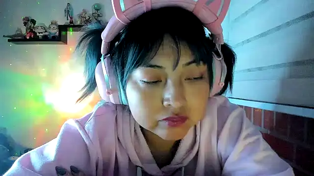 Snapshot of Shaddycute_ chatting on 2, 6, 2026 Shaddycute online show from 2, 6, 2026