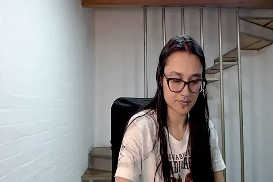 Jessie Desire online show from 25, 11, 2025