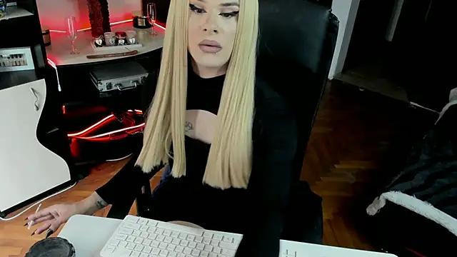 EvelynLexy online show from 14, 11, 2025