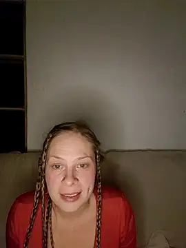 Snapshot of katiestevens chatting on 28, 10, 2025 katiestevens online show from 28, 10, 2025