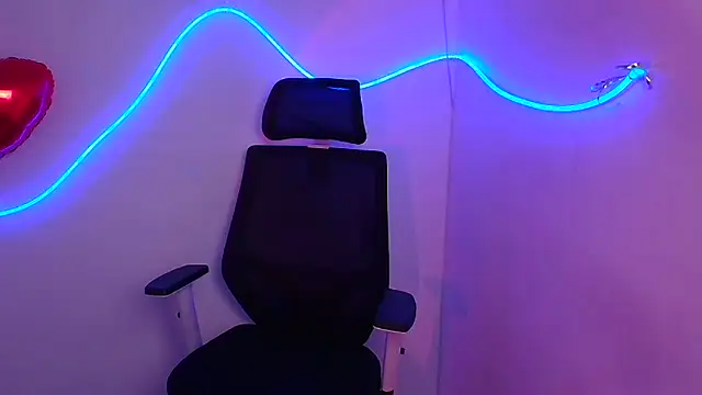 Snapshot of Hanna_Way chatting on 20, 2, 2025 Hanna Way online show from 20, 2, 2025