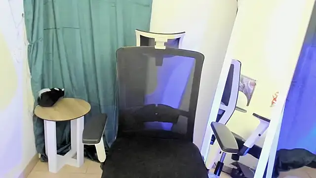 Snapshot of Hanna_Way chatting on 9, 3, 2025 Hanna Way online show from 9, 3, 2025