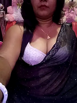 Snapshot of ella_mariya chatting on 2, 6, 2026 ella mariya online show from 2, 6, 2026