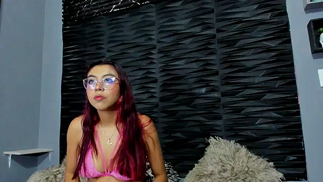 Snapshot of Ava_jones1 chatting on 5, 11, 2025 Ava jones1 online show from 5, 11, 2025