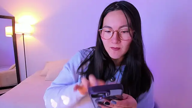 Elle Lee  online show from 1, 3, 2026