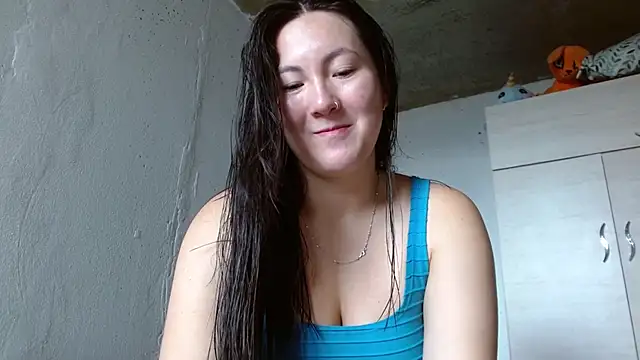Snapshot of Elle_Lee_ chatting on 8, 7, 2026 Elle Lee online show from 8, 7, 2026