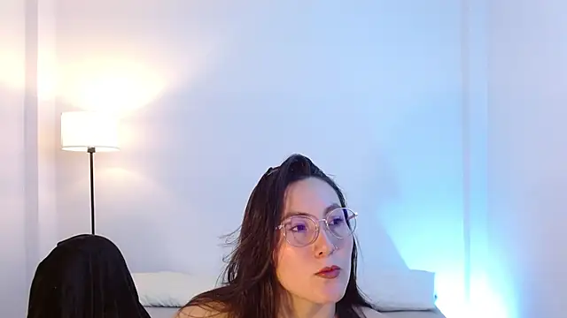 Snapshot of Elle_Lee_ chatting on 22, 7, 2026 Elle Lee online show from 22, 7, 2026