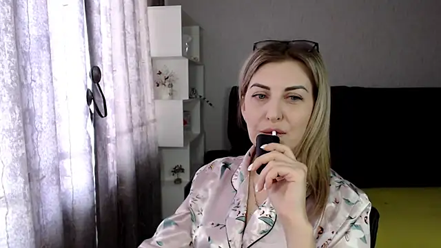 Amelia Harper online show from 18, 2, 2025