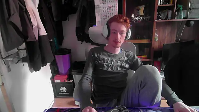 Snapshot of leon29leo chatting on 16, 10, 2025 leon29leo online show from 16, 10, 2025