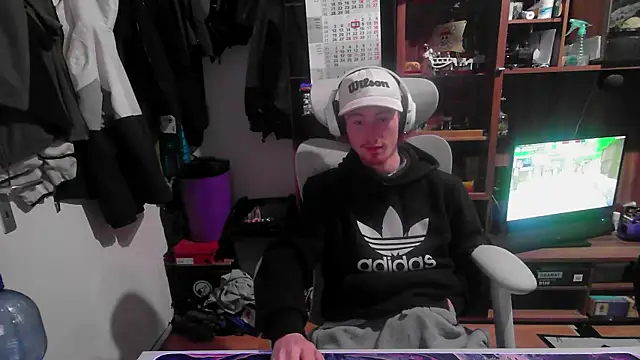 Snapshot of leon29leo chatting on 20, 10, 2025 leon29leo online show from 20, 10, 2025