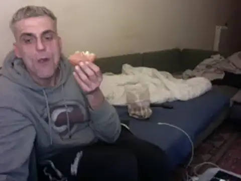 Snapshot of skossa777 chatting on 18, 3, 2025 skossa777 online show from 18, 3, 2025