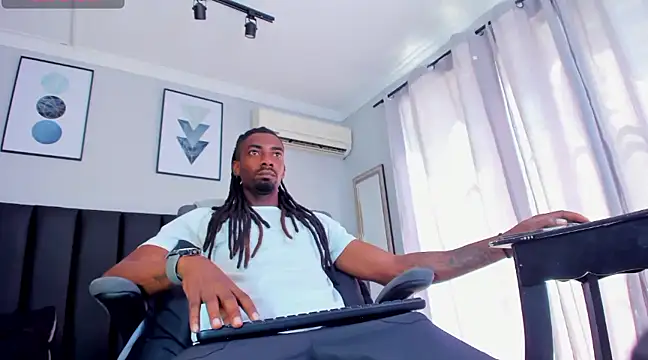 Snapshot of Malkon_Big chatting on 2, 2, 2025 Malkon Big online show from 2, 2, 2025