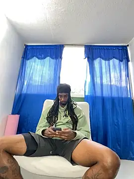 Snapshot of Malkon_Big chatting on 4, 10, 2025 Malkon Big online show from 4, 10, 2025