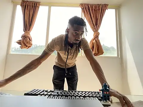 Snapshot of Malkon_Big chatting on 14, 2, 2026 Malkon Big online show from 14, 2, 2026