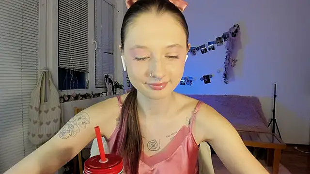 Jenny darling love online show from 9, 1, 2025