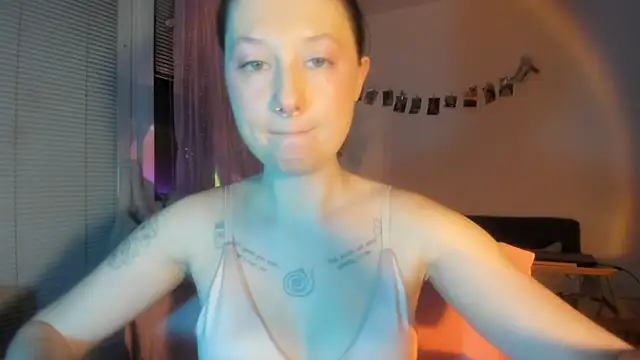 Jenny darling love online show from 31, 3, 2026