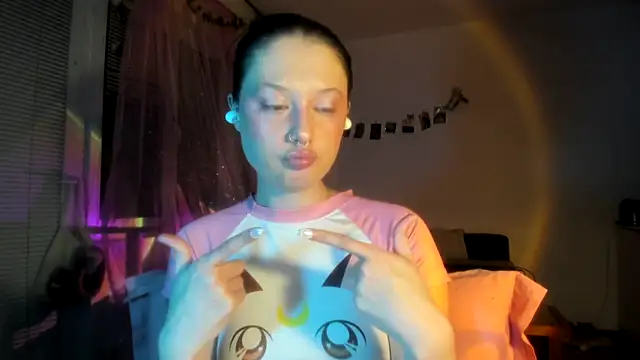 Jenny darling love online show from 5, 4, 2026