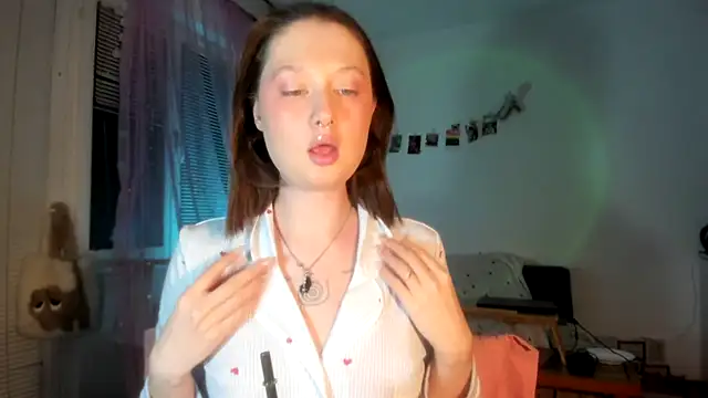 Snapshot of Jenny_darling_love chatting on 19, 4, 2026 Jenny darling love online show from 19, 4, 2026