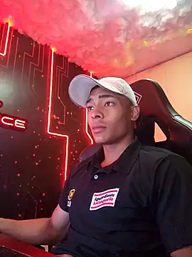 Snapshot of Jhonyblack_1 chatting on 18, 12, 2025 Jhonyblack 1 online show from 18, 12, 2025