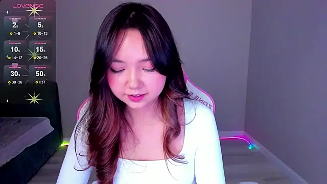 Fluffy Rose online show from 8, 11, 2025