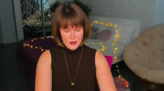 Snapshot of mirrorofsoul chatting on 8, 12, 2024 mirrorofsoul online show from 8, 12, 2024