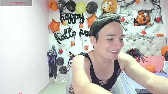 Snapshot of tania_lucia1 chatting on 24, 10, 2025 tania lucia1 online show from 24, 10, 2025