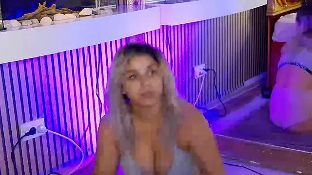 Snapshot of SweetMissXXX chatting on 23, 11, 2025 SweetMissXXX online show from 23, 11, 2025