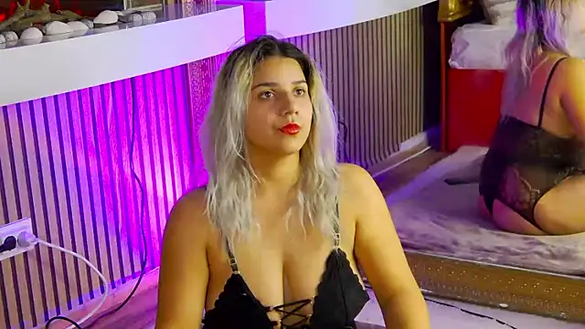 Snapshot of SweetMissXXX chatting on 27, 11, 2025 SweetMissXXX online show from 27, 11, 2025