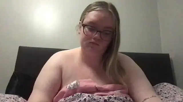 honeyyy24 online show from 3, 2, 2026