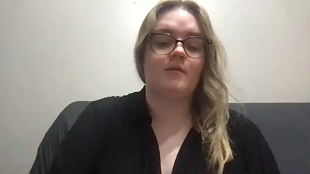 honeyyy24 online show from 26, 3, 2026