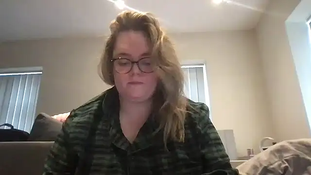 Snapshot of honeyyy24 chatting on 8, 5, 2026 honeyyy24 online show from 8, 5, 2026