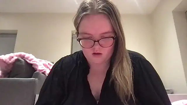 Snapshot of honeyyy24 chatting on 21, 5, 2026 honeyyy24 online show from 21, 5, 2026