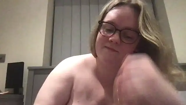Snapshot of honeyyy24 chatting on 31, 5, 2026 honeyyy24 online show from 31, 5, 2026