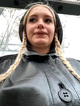 Snapshot of Milkyy_wway chatting on 23, 10, 2025 Milkyy wway online show from 23, 10, 2025