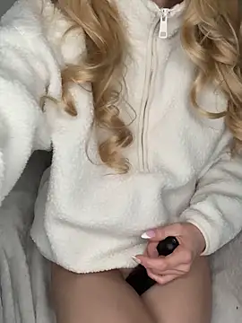 Snapshot of Lolitaxlola chatting on 17, 11, 2025 Lolitaxlola online show from 17, 11, 2025