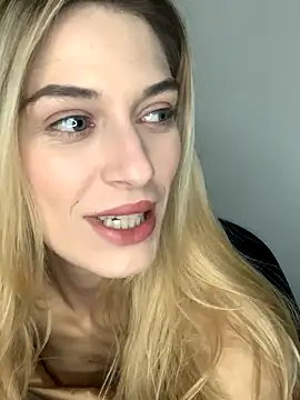 Snapshot of Lolitaxlola chatting on 17, 11, 2025 Lolitaxlola online show from 17, 11, 2025